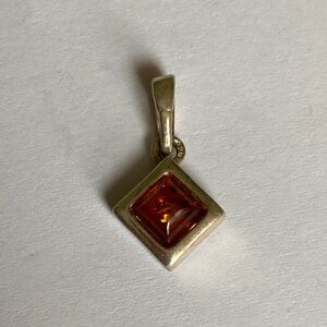 925 Sterling Silver Pendant with Amber Stone